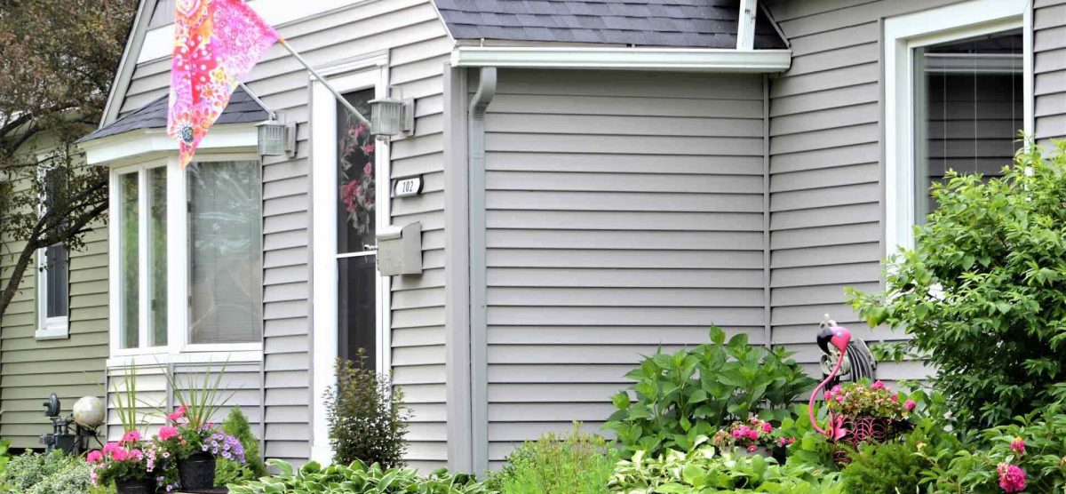 How To Clean Vinyl Siding?