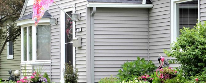 How To Clean Vinyl Siding?