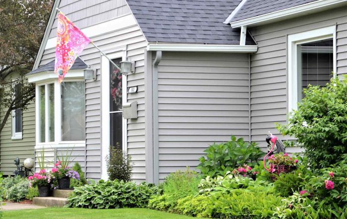 How To Clean Vinyl Siding?